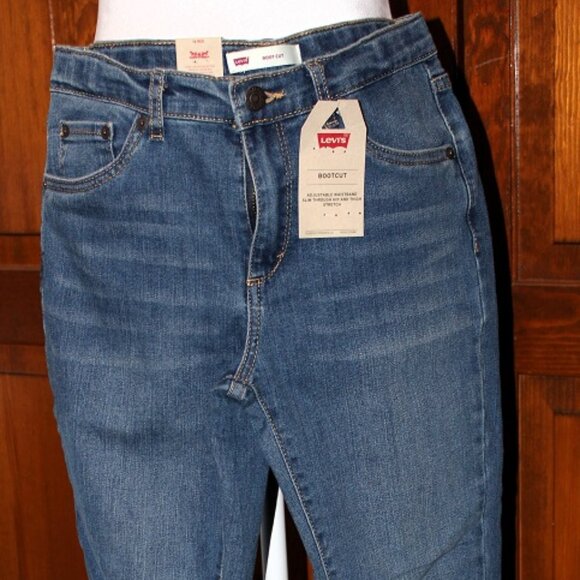 Levis Boot Cut Stretch Jeans. - Picture 1 of 5